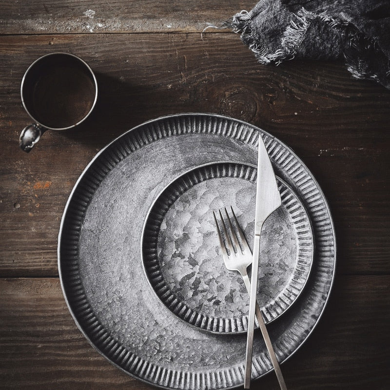 Circlyn Retro Metal Serving Tray