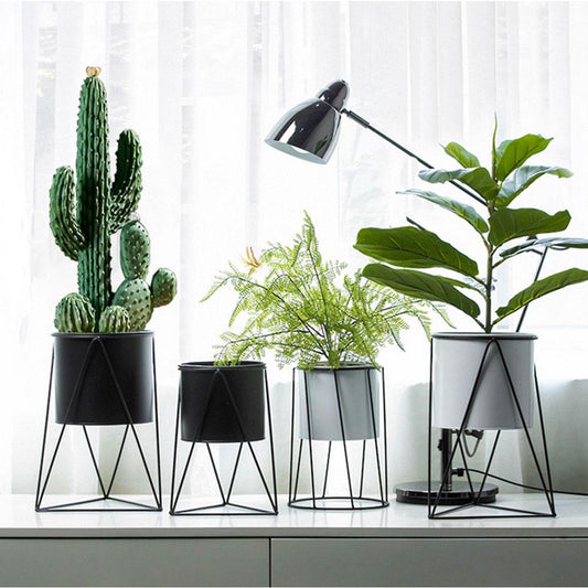 Maja - Circular Ceramic Planter & Stand